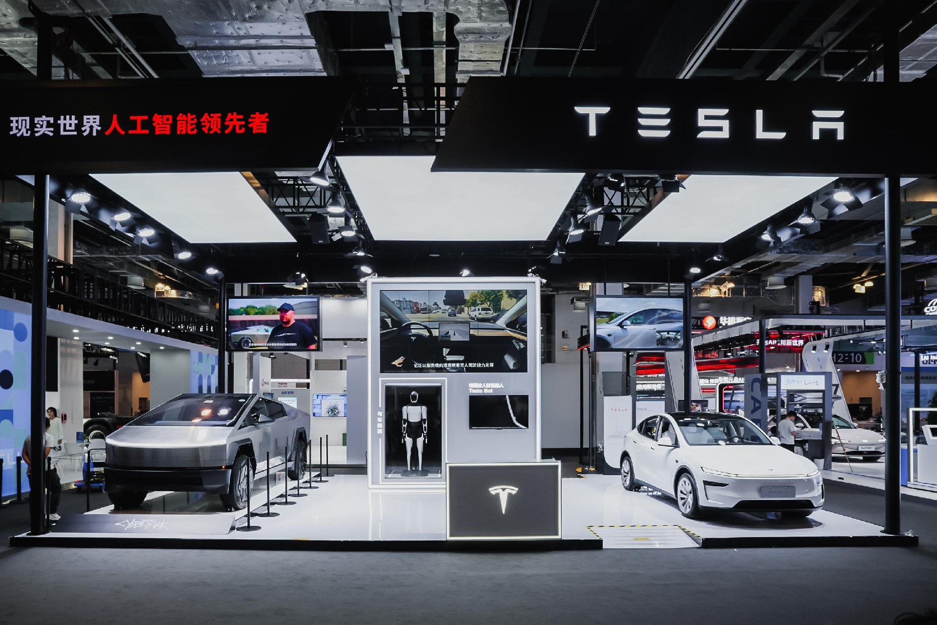 特斯拉：从造车先锋到 AI 新征程，万亿蓝图绘就十年新篇